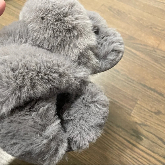 LOFT Slipper Sandals Faux Fur Twist gray Casual Neutral Cozy Soft Slides - Picture 4 of 7